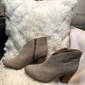 Seychelles Women’s Deception ankle bootie